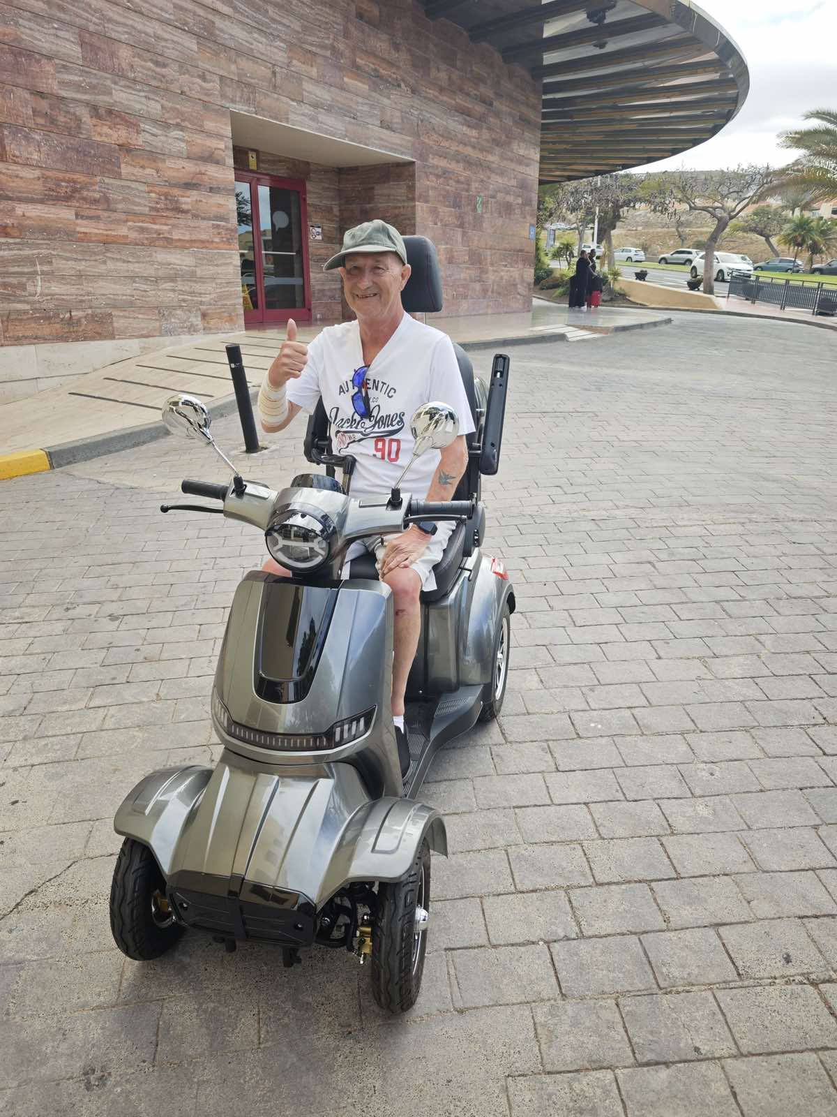 Rent One Seater - Image 2